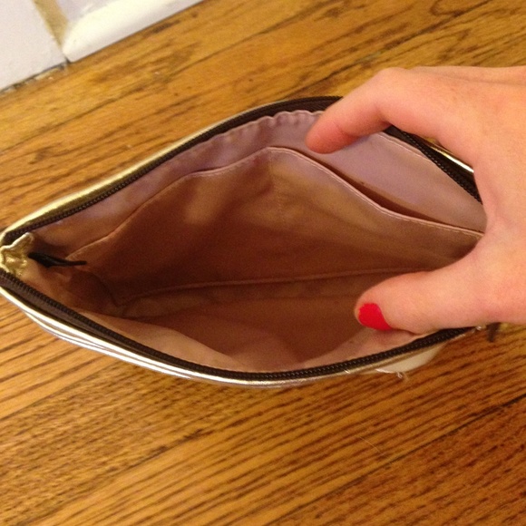 Coach clutch purse. - Picture 3 of 6